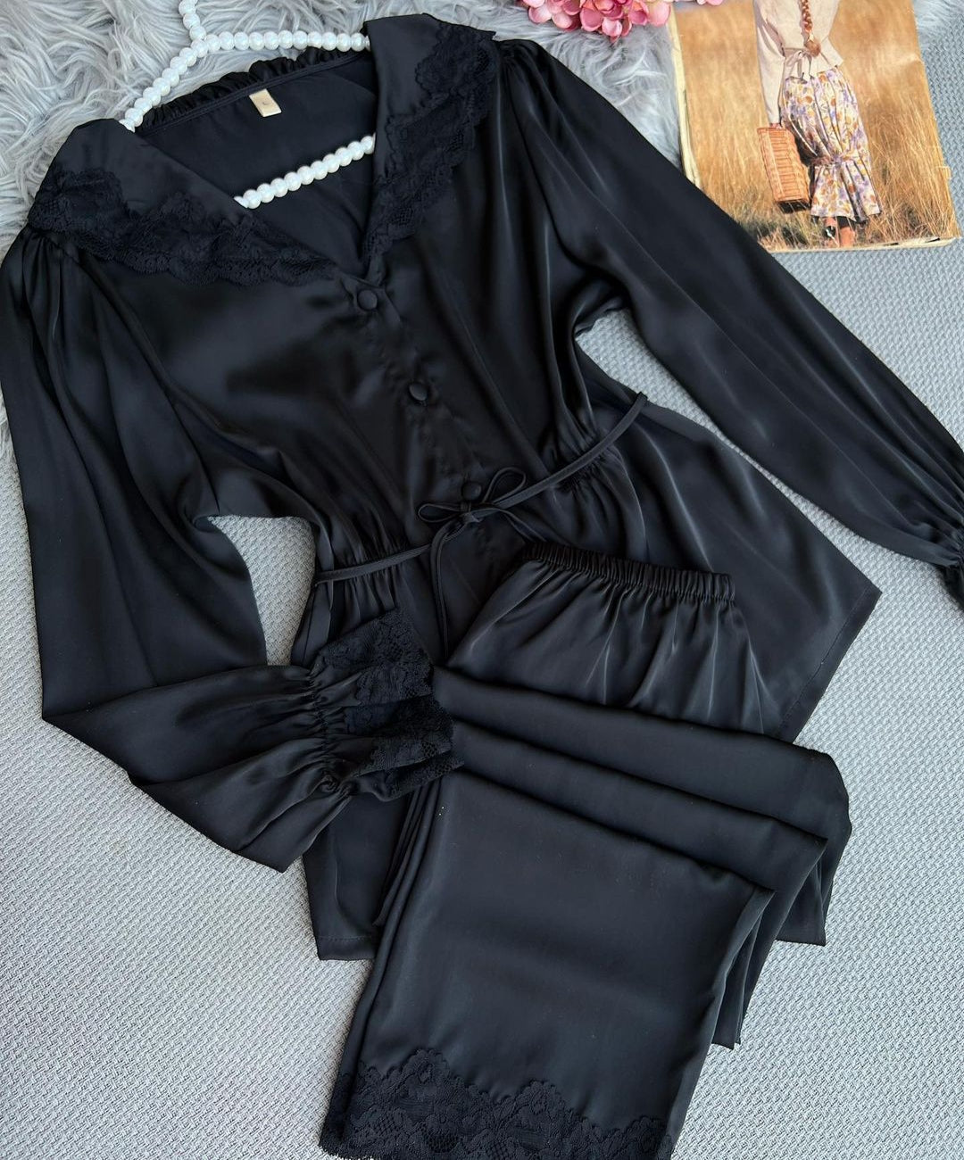 C.Ensemble de pyjama en satin